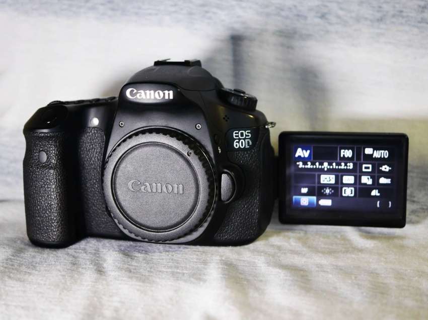 Canon 60D DSLR camera black Body