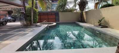 Beautiful tropical pool villa for sale in Huay Yai, Pattaya City 