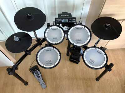 Roland TD4 Mesh Drum Set