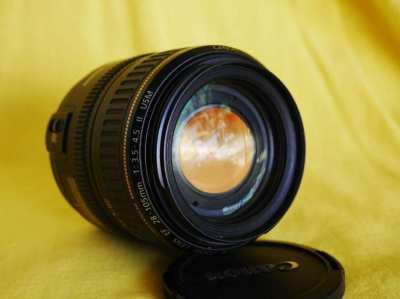 Canon EF 28-105mm f3.5-4.5 Full-Frame USM II Zoom Macro Lens