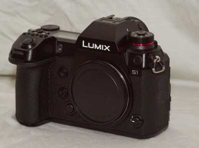 Panasonic Lumix DC-S1R Full-Frame 47.3MP Mirrorless Digital Camera