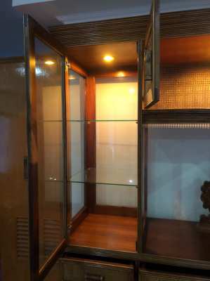 Separation cabinet Rattan, Glass Cabinet with lights ---REDUCET---