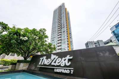 Fully Furnished room size 36 sq.m, Top Floor at The Zest Condominium L