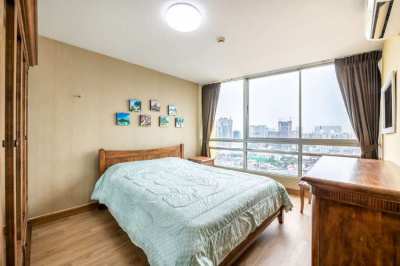 Fully Furnished room size 36 sq.m, Top Floor at The Zest Condominium L
