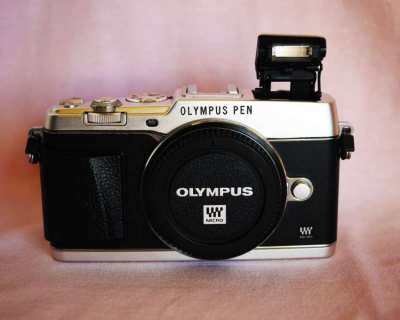 Olympus Pen E-P5 Wi-Fi and GPS Camera Body in Box