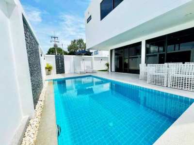 4 beds Pool villa in Huaiyai  Pattaya