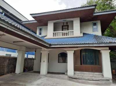 House for rent in Bearing Soi 9 (Owners Post)
