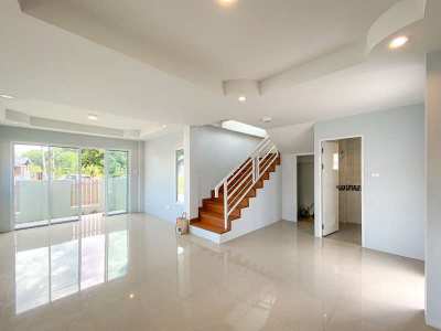 New house for sale 3.5 km. from Kad Farang Village ,