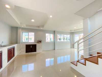New house for sale 3.5 km. from Kad Farang Village ,