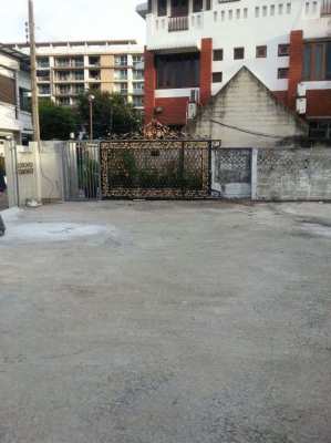 Land for Sale / Rent in Sukhumvit Soi 39 (191 Sq wah)  Owners Post