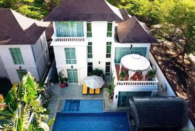 Private Pool Villa For Sale in Jomtien 
