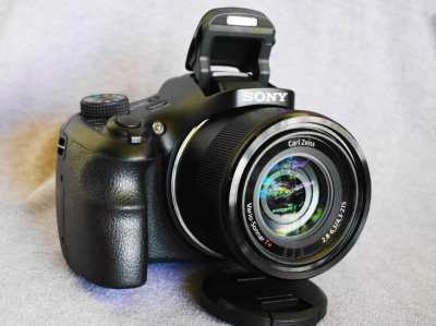 Sony HX300 20.4Mp Carl Zeiss® Vario-Sonnar f2.8 24-1000mm lens