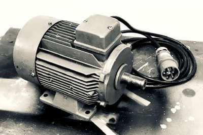 Electric motor 3 HP & 3 phases