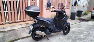 Yamaha Tricity 155cc ABS with top case and many accessories