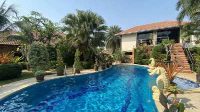 Fantastic Large 3+ bedroom pool-villa with privacy in a secure estate