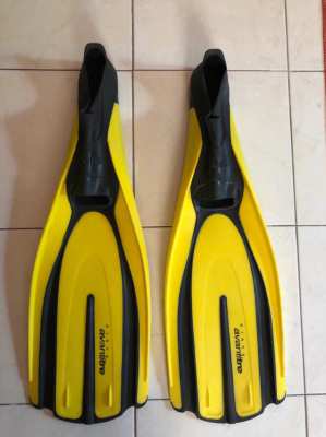 Mares Plana Avanti Tre Flippers size 42/43, 8.9 FREE SHIPPING .REDUCED