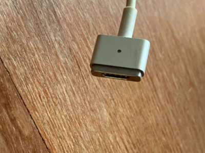 Macbook MAGSAFE charger - in Good working condition