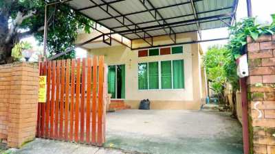 House for sale Chiang Mai city, Wat Gate area, 1.5 km. from McCormick 