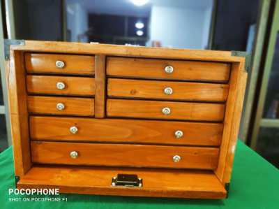 8 drawer lockable chest 