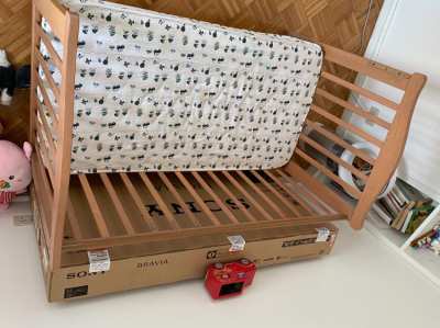 ALMOST NEW BABY KIDS CRIB 