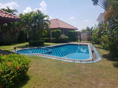 Beautiful villa with pool, near PATTAYA REDUCED IN PRICE! OPPORTUNITY