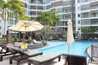 4 bed 5 bath Sea view Condo for sale  in Wongamat area of 