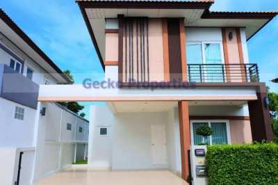 3 bed 3 bath house for rent in east Pattaya