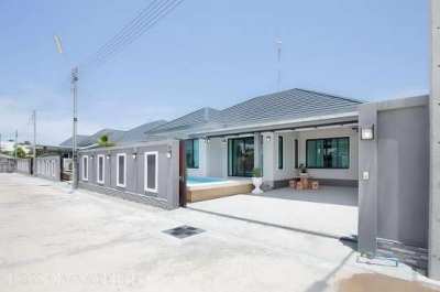 House for sale 3 bedroom 2 bathroom with swimming pool, near the beach