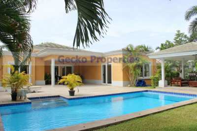 3 bed 3 bath Pool Villa House for rent in East Pattaya