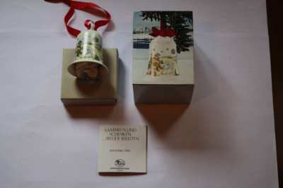 Hutschenreuther Porcelain Christmas  Bell 1993 - In the Heath