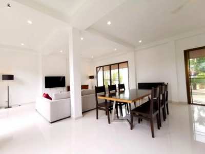 Modern Tropical Pool-Villa For Sale 12,250,000 THB