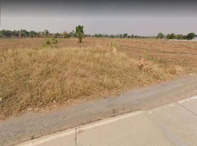 Land for sale 13-2-77 rai, price 550,000 baht / rai, next to the publi