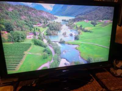 40 inches FHD TV for sell