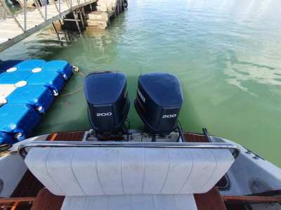 Center Console Speed Boat