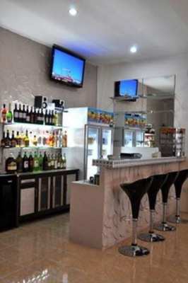 Rent FREE 6 Month- 17 Room Hotel/Bar/Restaurant,Covid Occupancy 40-60%
