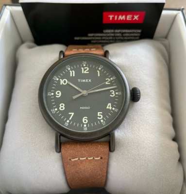 TIMEX WATCH .. LIKE NEW .. 2 MONTHS OLD