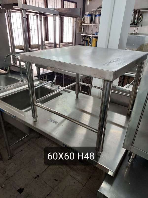 Stainless Steel Table Good Condition start at 3500 thb 