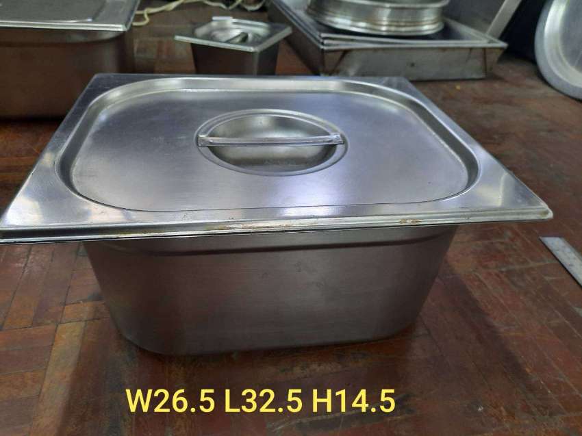 stainless steel tray with lid