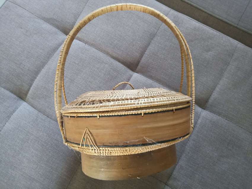 MYANMAR MADE WOOD BARK AND CUT REED BASKET WITH HANDLE