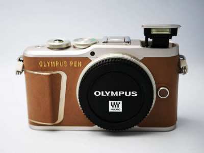Olympus Pen E-PL9 Bluetooth Wi-Fi Mirrorless Digital Camera Brown Body