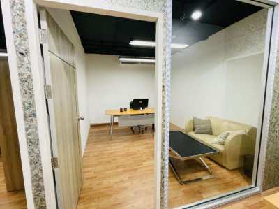 Newly Renovated Office - 10 minute walk from Nana BTS Station