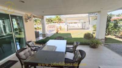 A stunning pool villa for rent in Hua Hin, just off Soi 88 on The Gold