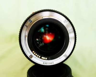 Canon L-Series Macro Prime Lens EF 100mm f2.8L IS USM