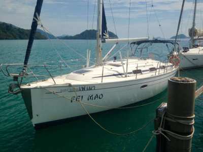 BAVARIA 33 - Beautiful Condition and Loaded with Equipment