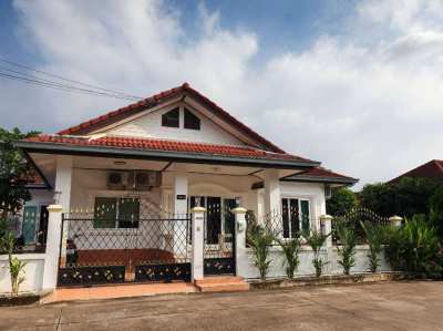 House 3 Bedrooms with Swimming Pool in Bang Saray