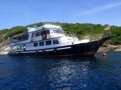 DAILY DIVING DOUBLE DECKER BOAT 86 FT