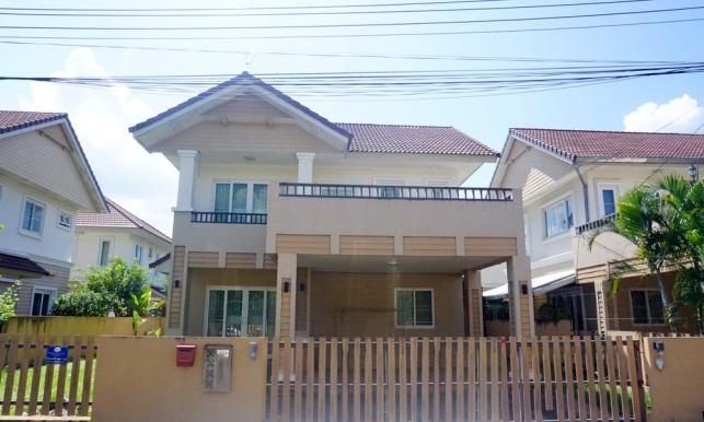 House for rent on Canal Rd., 3 km. from Night Safari.