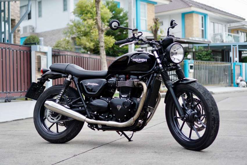 [ For Sale ] Triumph Street Twin 2016 only 6,xxx km. with V&H exhuast ...