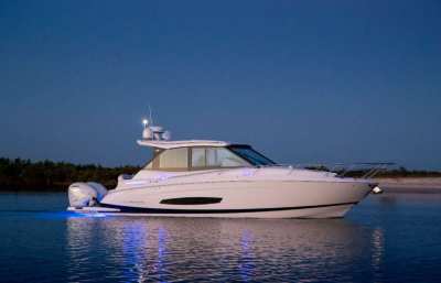 NEW 2022 Regal 36 XO with Twins 425x2 Outboard Yamaha (Length 41 F)