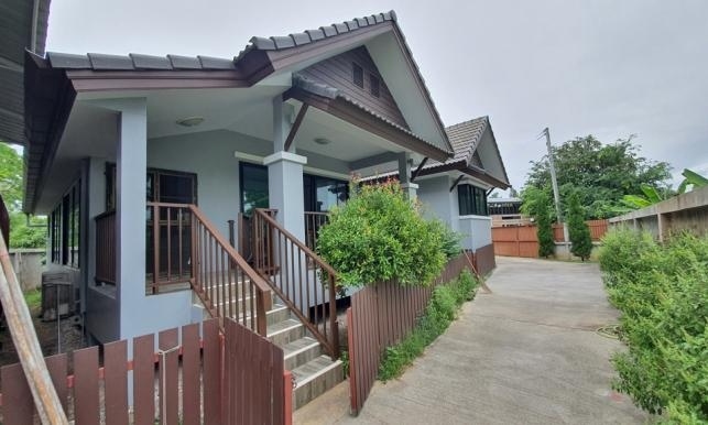 House for rent on Hang Dong Rd., 1 km. from Kad Farang,